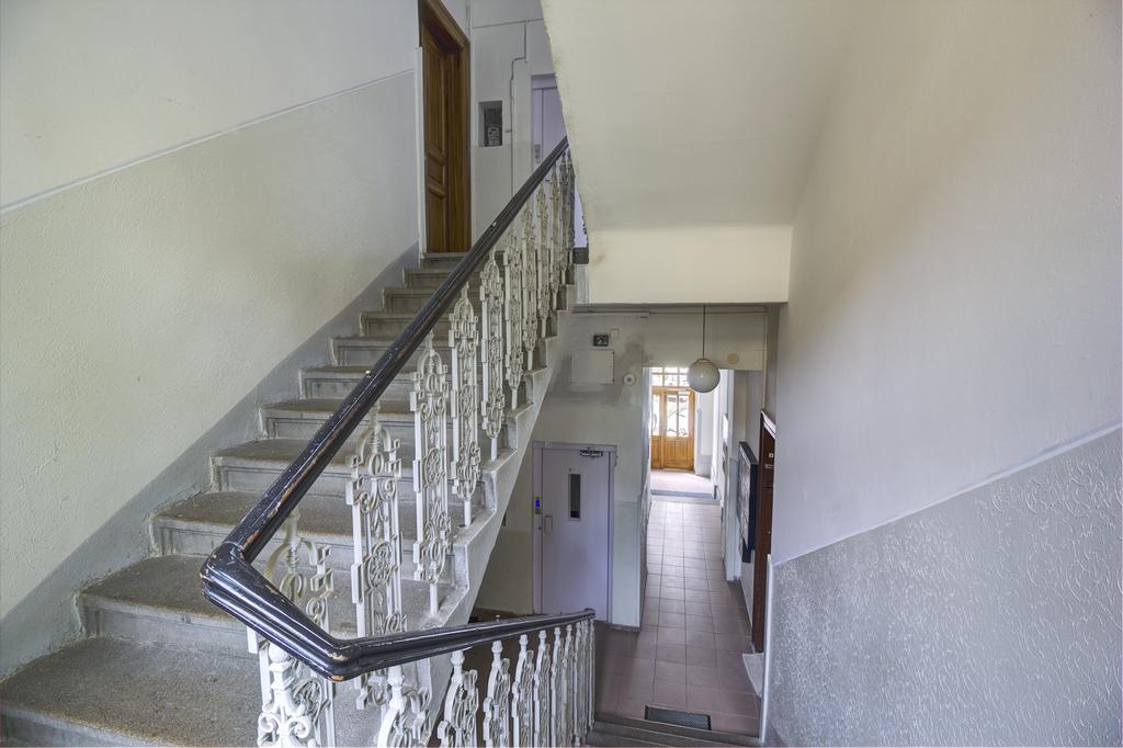 Apartment B42 Bed And Cafe Prag